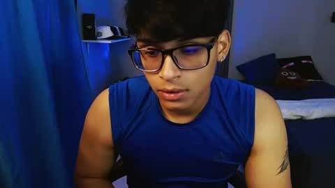 yisuz online show from August 4, 4:04 pm