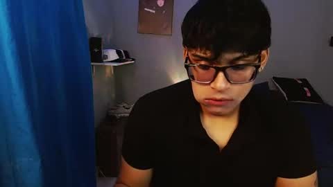 yisuz online show from August 5, 12:36 pm