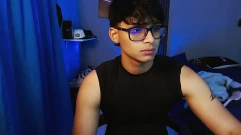 yisuz online show from August 6, 12:15 pm