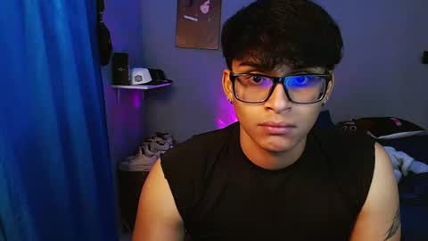 yisuz online show from August 6, 2:27 pm