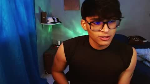 yisuz online show from August 7, 3:34 pm
