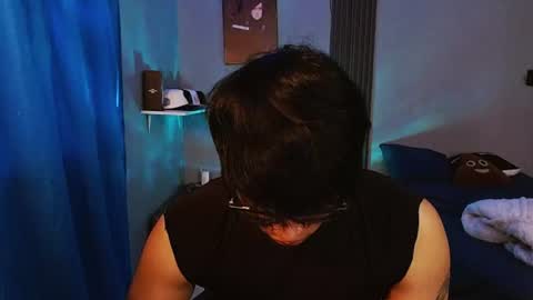 yisuz online show from August 7, 4:40 pm