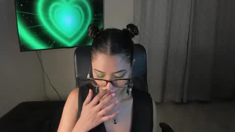 Mr.  Mrs. Smith  online show from June 29, 11:39 pm