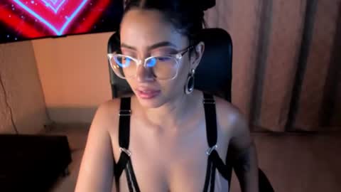 Mr.  Mrs. Smith  online show from July 17, 3:06 am