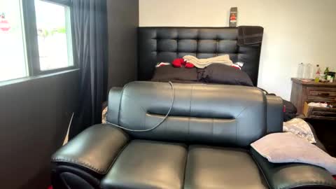 MrBigDThomas online show from March 29, 3:20 pm