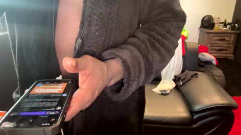 MrBigDThomas online show from April 1, 11:23 pm