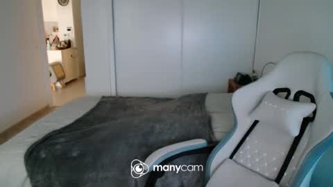 mrdr000 online show from June 16, 11:52 am