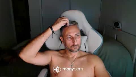 mrdr000 online show from June 19, 8:20 pm