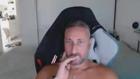 mrdr000 online show from August 2, 2:02 pm