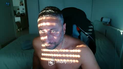 mrdr000 online show from August 5, 6:00 am