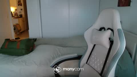 mrdr000 online show from August 16, 6:45 pm