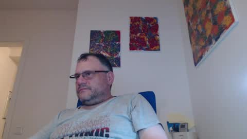 MrJohnsen1975 online show from August 4, 7:55 pm