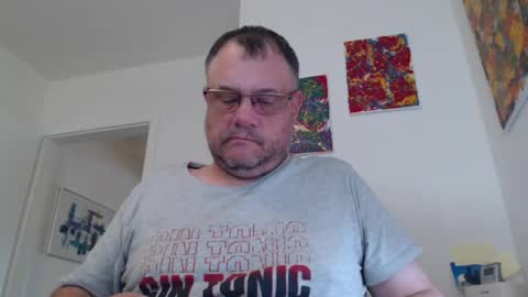 MrJohnsen1975 online show from August 5, 1:53 pm