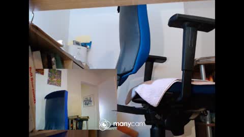 MrJohnsen1975 online show from August 12, 5:26 pm