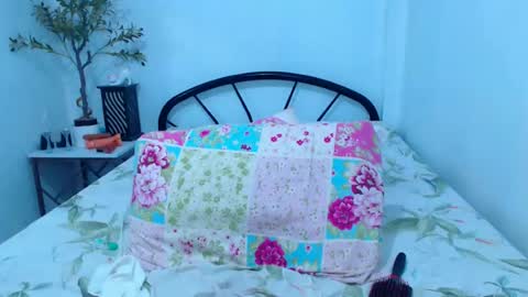 mrladybunnycock online show from August 14, 7:01 am
