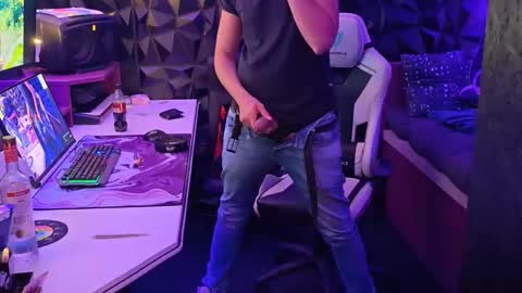 mrlongplay835366 online show from February 27, 1:59 am