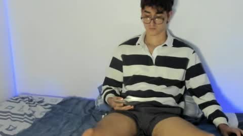 mrmdn___ online show from April 16, 4:31 am