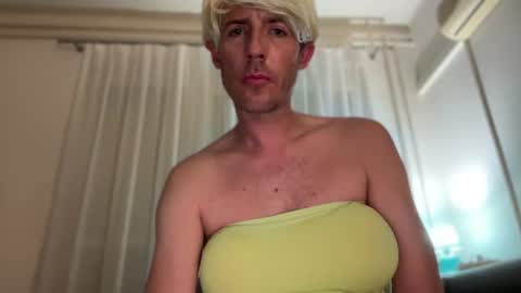 TaleOfLaura online show from July 28, 1:22 am