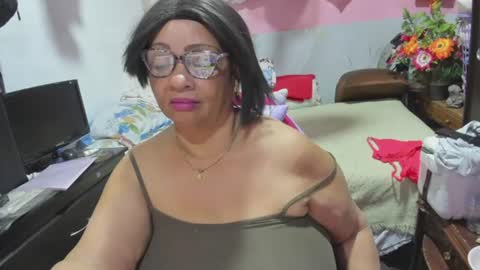mrs_mommy online show from August 11, 11:18 pm