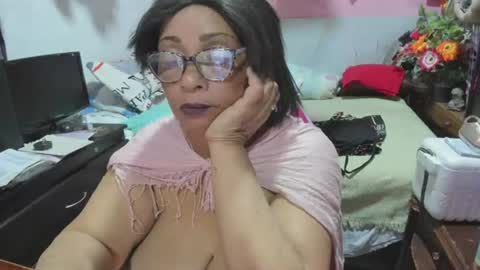 mrs_mommy online show from August 13, 10:57 pm