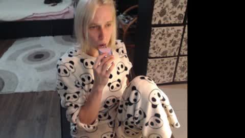 Aisha face ONLY in PVT online show from August 12, 12:13 am