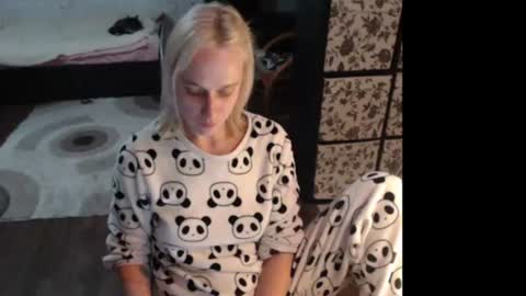 Aisha face ONLY in PVT online show from August 12, 2:14 am