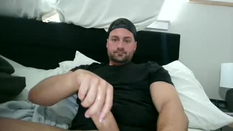 mrthickly818 online show from May 4, 2:07 pm