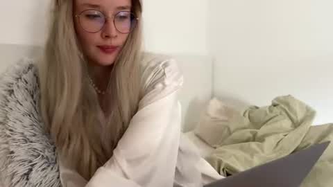 ms_christiana online show from July 27, 12:10 pm