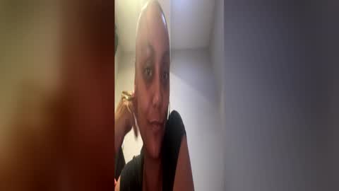 ms_discreet online show from June 14, 5:26 am