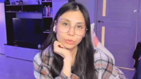 ms_emily_ online show from April 15, 11:50 am