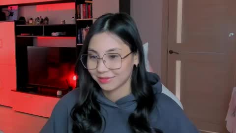 ms_emily_ online show from April 23, 11:14 am