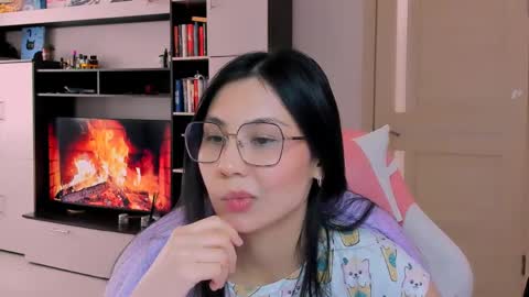 ms_emily_ online show from April 29, 10:18 am