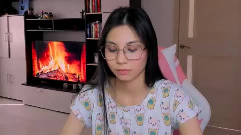 ms_emily_ online show from April 29, 11:40 am
