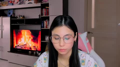 ms_emily_ online show from April 29, 11:56 am