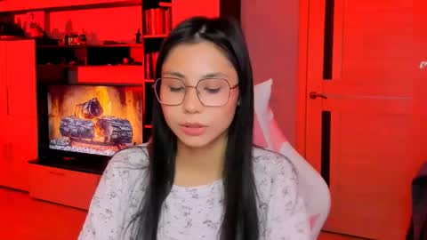 ms_emily_ online show from April 30, 4:32 pm
