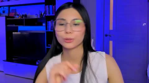 ms_emily_ online show from May 13, 11:10 am