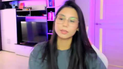 ms_emily_ online show from May 28, 11:02 am