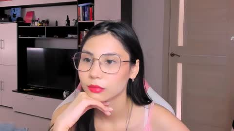ms_emily_ online show from May 30, 11:01 am