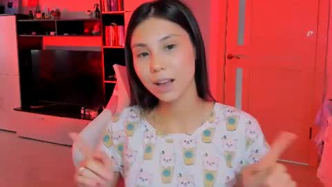 ms_emily_ online show from June 10, 10:33 am