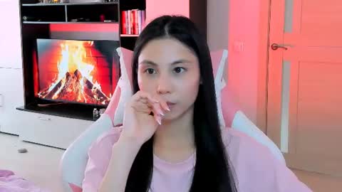 ms_emily_ online show from June 24, 11:34 am