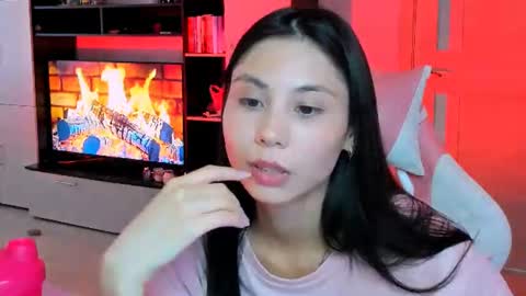 ms_emily_ online show from June 24, 12:40 pm