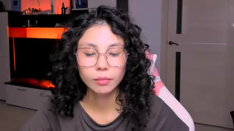 ms_emily_ online show from August 15, 6:12 pm