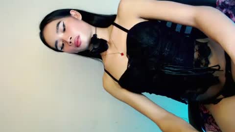 mscherry_ online show from August 12, 2:52 pm
