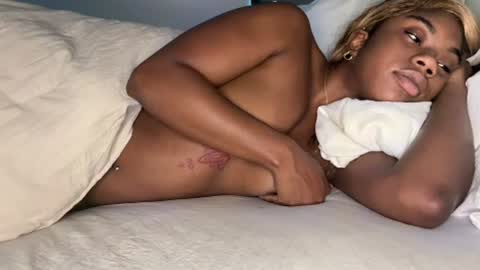 mskitty000 online show from June 16, 1:31 pm