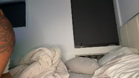 mskitty000 online show from June 18, 1:05 am