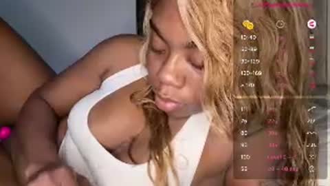 mskitty000 online show from June 18, 2:11 am