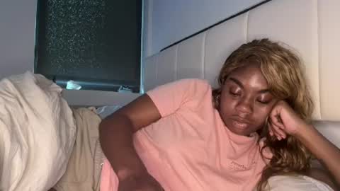 mskitty000 online show from June 19, 3:12 pm