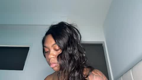 mskitty000 online show from July 31, 10:21 am