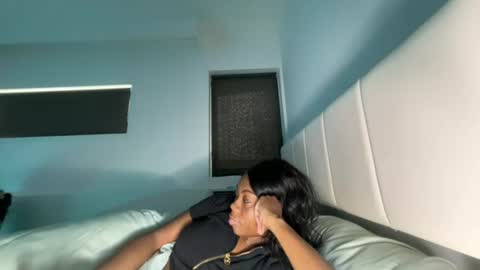 mskitty000 online show from August 7, 9:37 pm