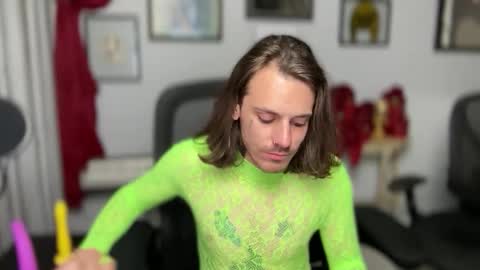 Mthefemboy online show from May 20, 9:10 am